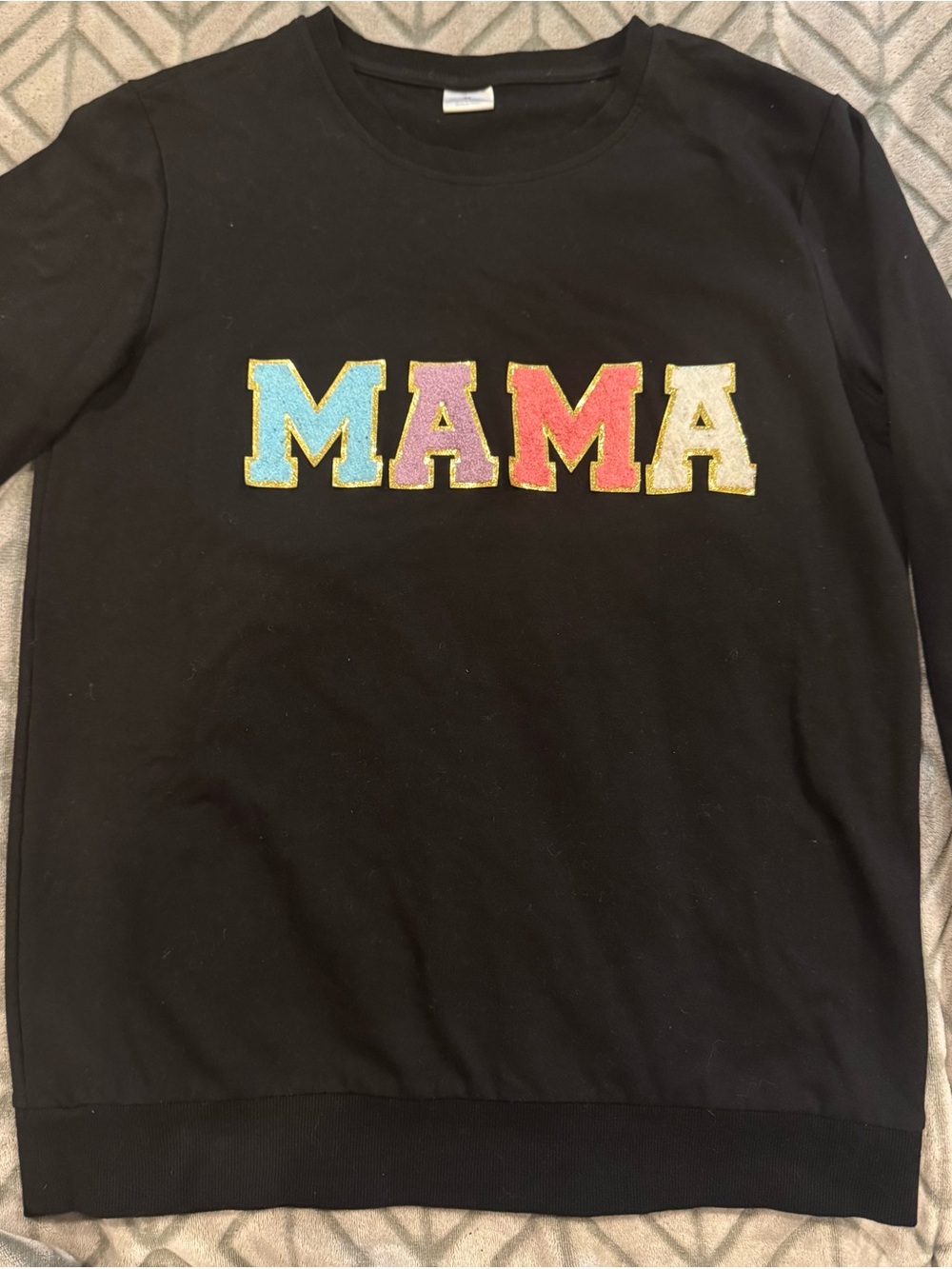 NWOT MAMA SWEATSHIRT MEDIUM